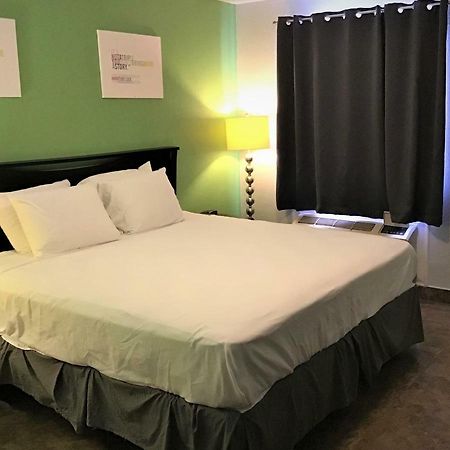 Hwy 59 Motel Laredo Medical Center Экстерьер фото