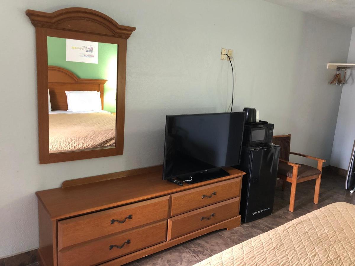 Hwy 59 Motel Laredo Medical Center Экстерьер фото
