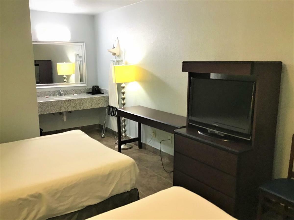 Hwy 59 Motel Laredo Medical Center Экстерьер фото